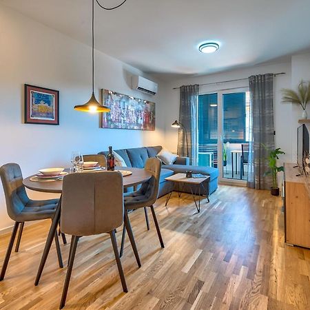 Art Apartment Monvidal بولا المظهر الخارجي الصورة